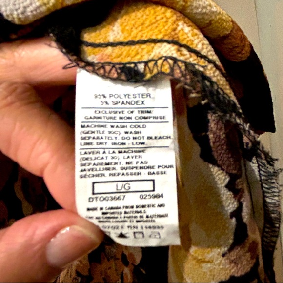 Cute off the shoulder floral top - Picture 2 of 2